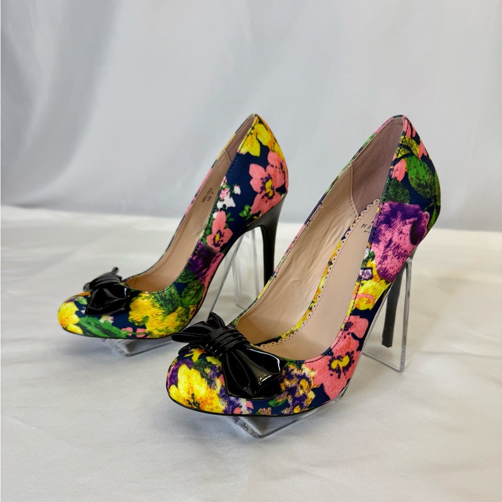 Shoe Dazzle Black Floral Heels NWOB